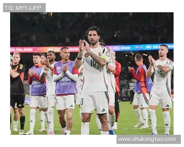 足球明星与现役球队的完美结合展现足球魅力与激情