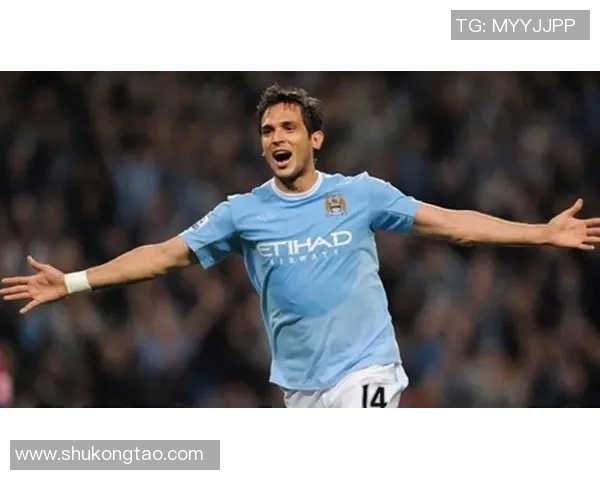 足球明星化身西装暴徒展现个性魅力的独特头像设计